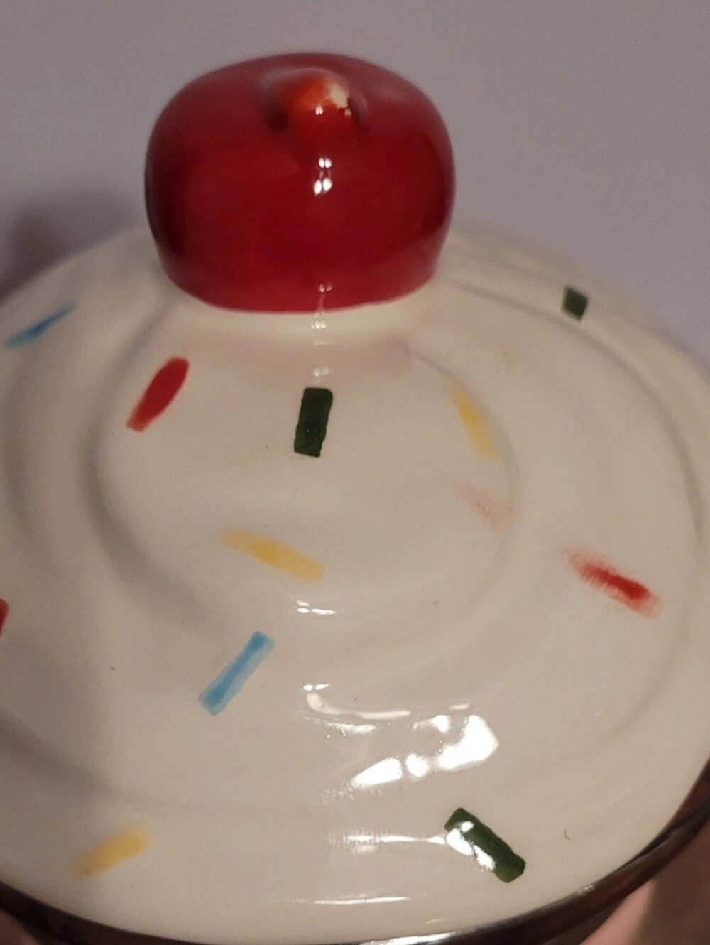 Vintage "Boston Warehouse" Ceramic Cupcake Canister Hinge Jar - Picture 3 of 15